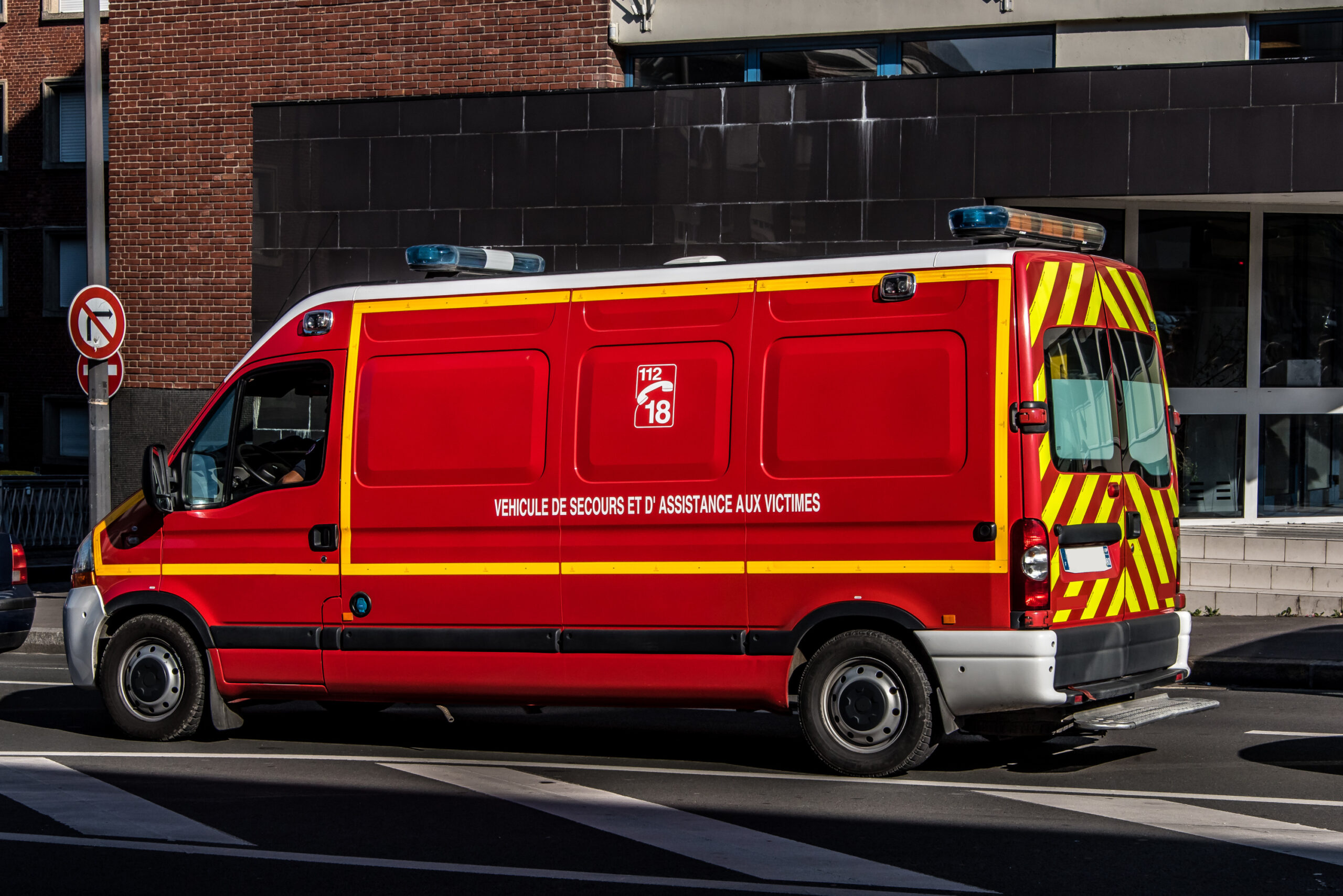 suicide attempt, self-immolation, Nœux-les-Mines, Pas-de-Calais, Loisinord, Brevet professionnel de la jeunesse populaire et du sport, BPJEPS, serious injury, investigation, mental health, France, news

