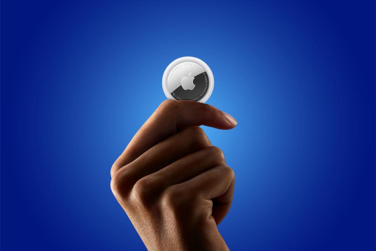 AirTag, Apple AirTag, lost item, location device, tracking device, find lost items, vacation, stress, Amazon, deal, discount, iPhone, Apple, review, price, shopping, high-tech, promotion
