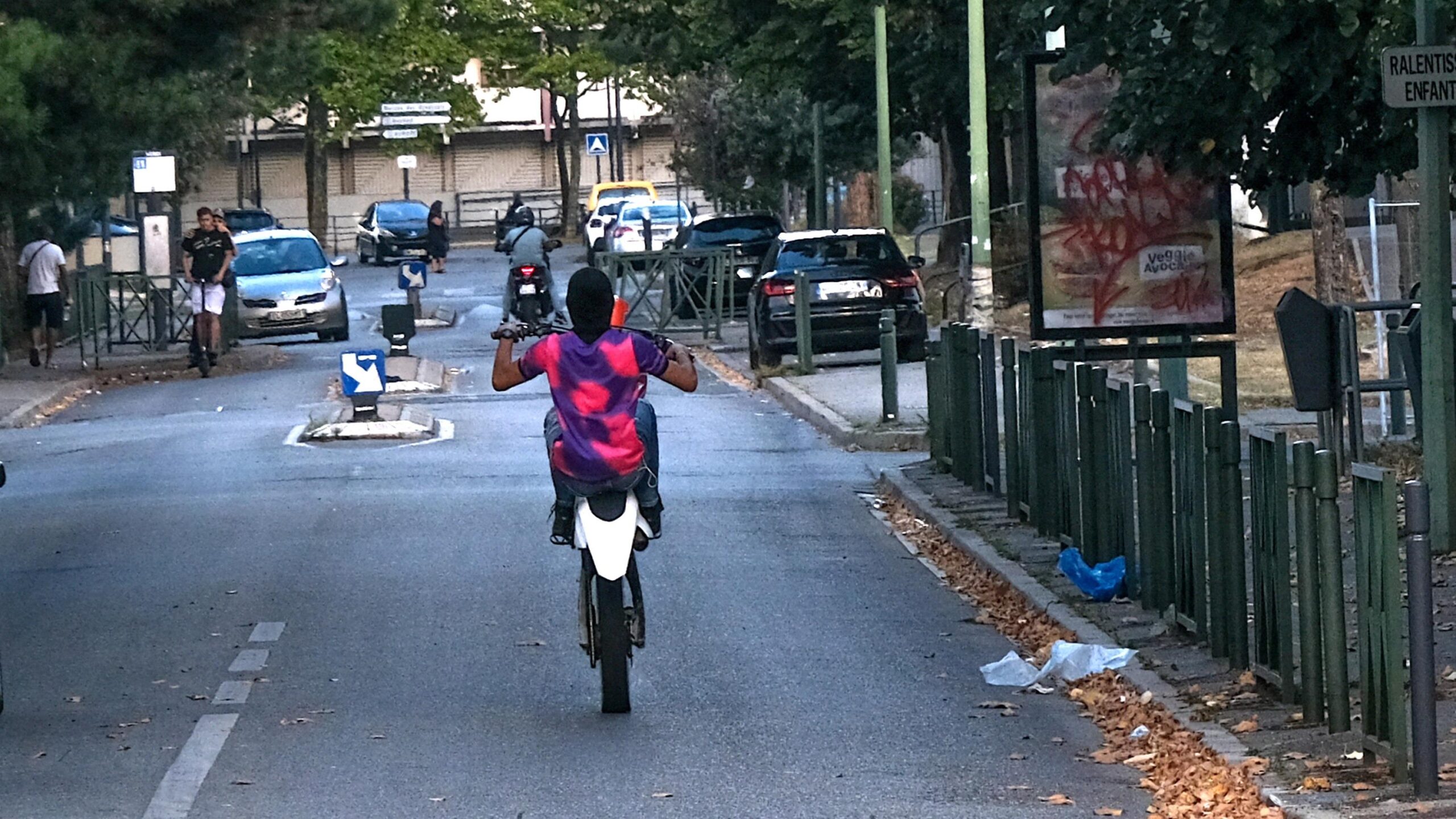 Violence against elected official, Gironde, rodeos urbains, Libourne, garde à vue, minors, law enforcement, protection of local representatives, increased penalties, object métallique, ball-trap
