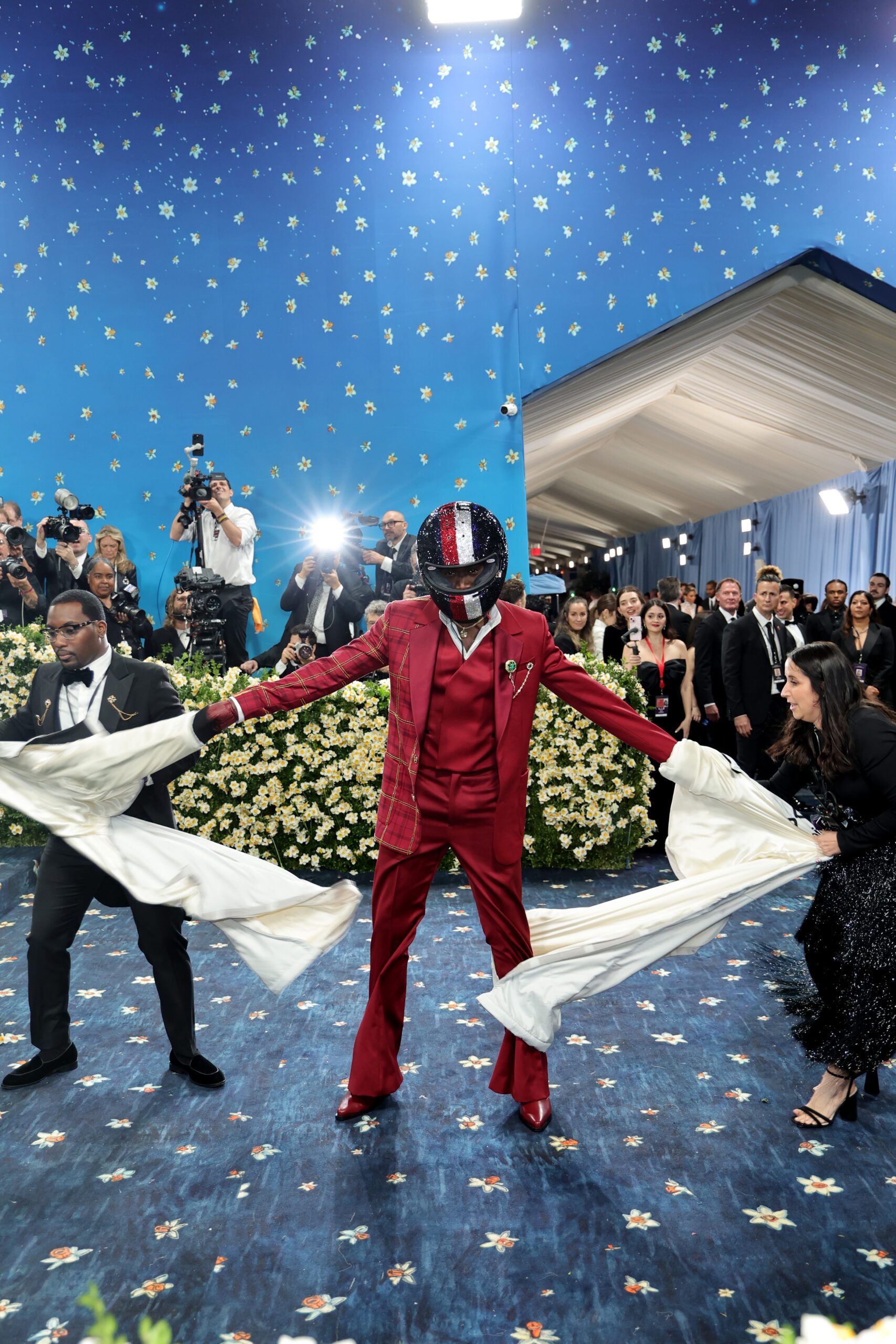 Met Gala, Met Gala 2025, Fashion, Red Carpet, Celebrities, Diana Ross, Colman Domingo, Sabrina Carpenter, Damson Idris, F1, Tommy Hilfiger, Lewis Hamilton, Doechii, Louis Vuitton, Rihanna, A$AP Rocky, Kamala Harris, Anna Wintour, Donald Trump, Black Dandyism, Fashion Fundraiser, Entertainment News, Celebrity Style, Red Carpet Fashion, Best Dressed, Met Gala Looks, Celebrity Arrivals, Metropolitan Museum of Art, Vogue, Emerge 20th Anniversary Gala, Anthony Robledo
