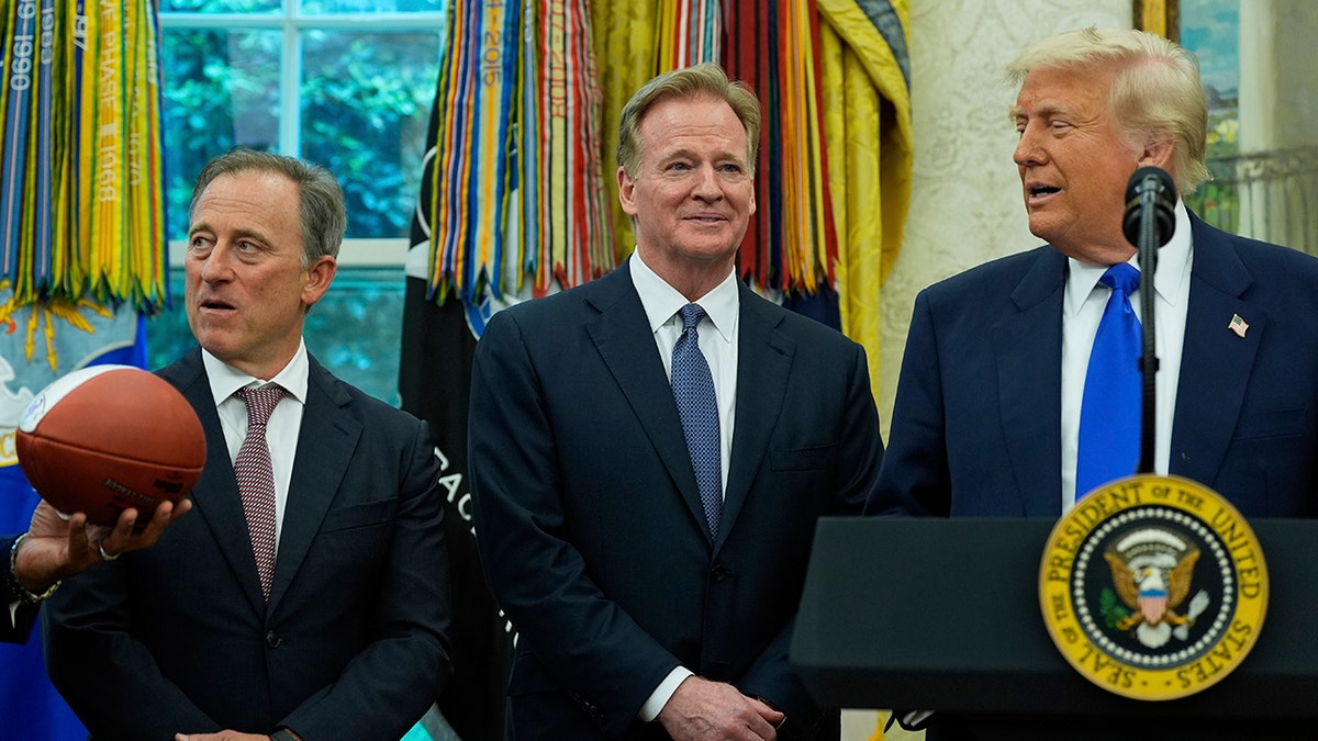 NFL Draft, National Mall, Donald Trump, Roger Goodell, Washington Commanders, Josh Harris, Muriel Bowser, 2027 NFL Draft, NFL, Football, Sports, Washington D.C., Draft Location, Draft Announcement
