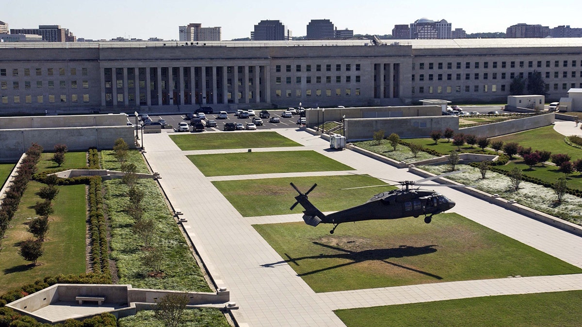 Army helicopter, Pentagon, Reagan National Airport, DCA, flight disruptions, go-arounds, FAA, NTSB, Black Hawk, training flight, air traffic control, Sean Duffy, Transportation Secretary, VIP, helicopter restrictions, airspace safety, Potomac River collision, air traffic controllers, military aviation, aviation investigation
