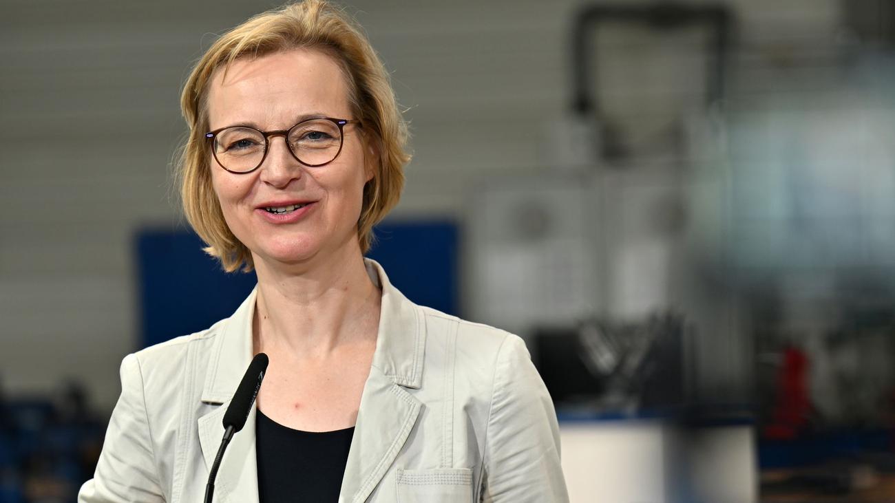 Thüringen, Grunderwerbsteuer, Steuereinnahmen, Katja Wolf, Finanzministerium, Immobilienkauf, Steuersenkung, Landtag, CDU, Bilanz, Finanzämter, Wohnprojekte, Eigenheimprojekte, Steueraufkommen

