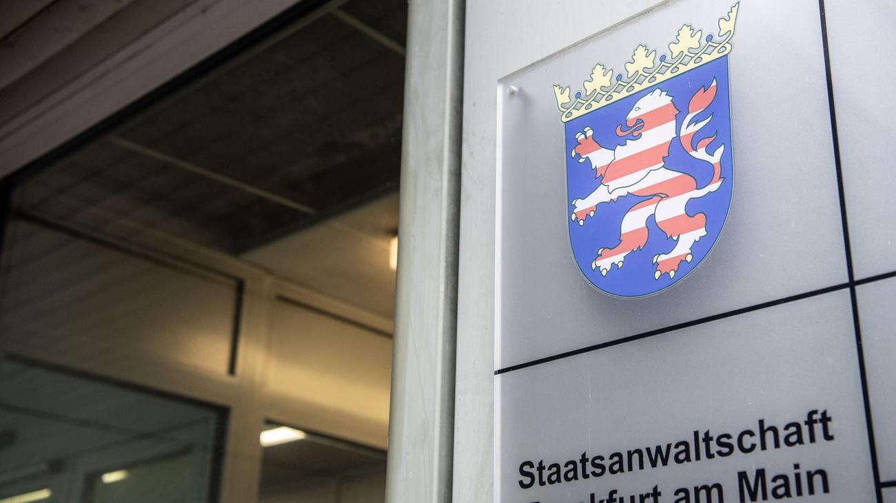 Main-Taunus-Kreis, Drogenhandel, Polizei, Festnahme, Durchsuchung, Hattersheim, Eppstein, Eddersheim, Cannabis, Kriegswaffenkontrollgesetz, Schusswaffen, Waffenfund, Bargeld, Drogenfund, Sprengstoffspürhunde, Rauschgiftspürhunde, Verletzter, Ermittlungen, Kriminalität
