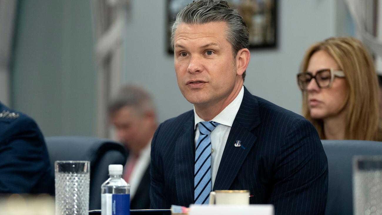 US Defense Department, Pete Hegseth, Four-Star Generals, Admirals, Pentagon, Military Hierarchy, Military Cuts, Defense Spending, National Guard, Officer Reduction, Donald Trump, Military Leadership, US Military, Military Restructuring, Military News
