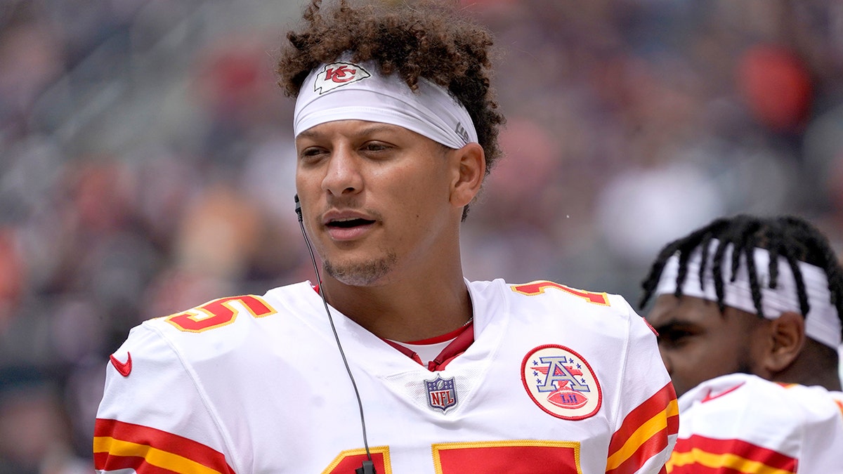 Patrick Mahomes, Graham Walker, Kansas City Chiefs, NFL, Tight End, Rookie Camp, Pat Mahomes Sr., Jessamyn Walker, Gerry Howatt, Travis Kelce, Noah Gray, Jared Wiley, Robert Tonyan, Football, Sports
