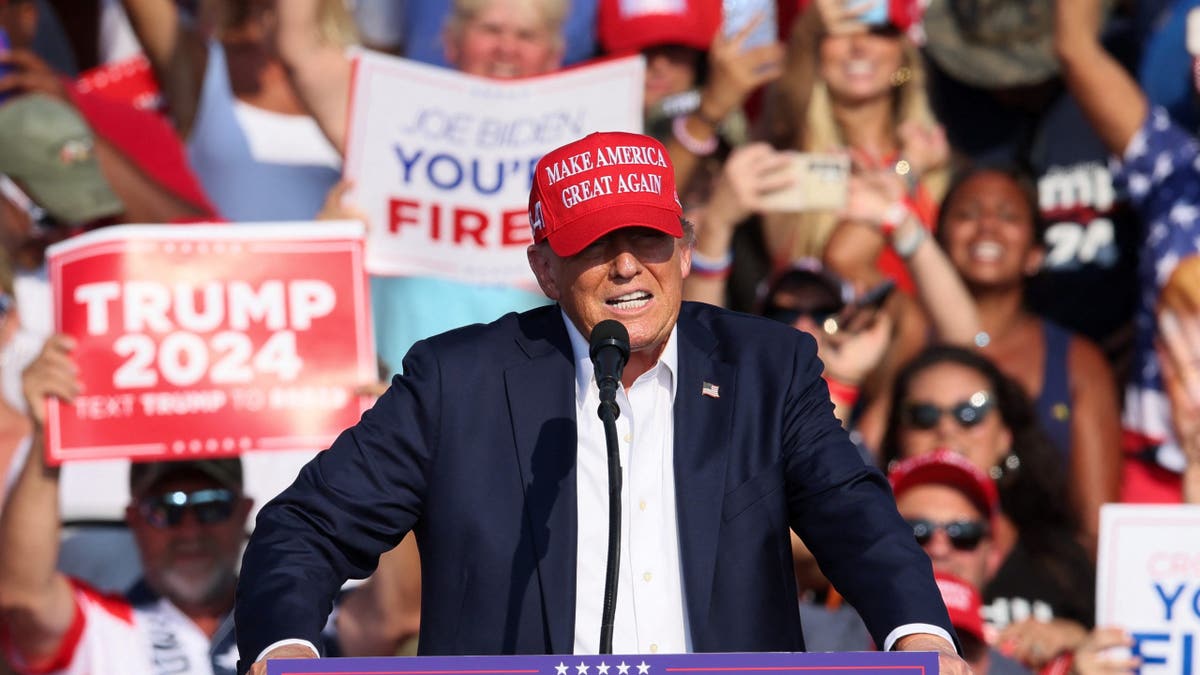 Donald Trump, Assassination Attempt, Butler Pennsylvania, Doug Mills, Pulitzer Prize, New York Times, Photography, Political News, Republican National Convention, Sony a1 Camera, Media and Culture, Katie Robertson, Fox News
