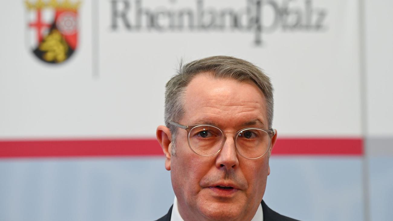Alexander Schweitzer, SPD, Friedrich Merz, CDU, Rhineland-Palatinate, Minister President, Chancellor Election, Coalition Agreement, Government, SPD Parliamentary Group, Citizens, Minister Presidents, Tasks
