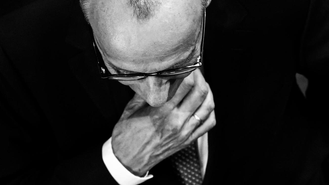 Friedrich Merz, Kanzlerwahl, Bundestag, gescheitert, Deutschland, Regierungskrise, politische Krise, Donald Trump, Ukraine, Russland, Europäische Sicherheitsordnung, Zollstreit, Handelsstreit, deutsche Industrie, Ampelkoalition, politische Blamage, Wahlgang, Mehrheit, 6. Mai

