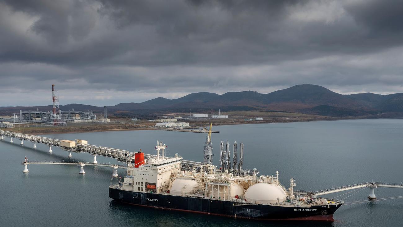 EU Commission, Russian gas, import ban, 2027, energy imports, Strasbourg, measures, member states, Russian energy

