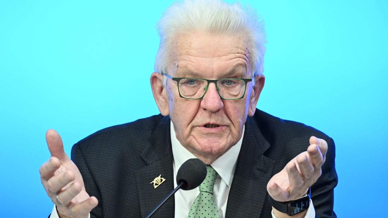 Winfried Kretschmann, Baden-Württemberg, German government, coalition, CDU, CSU, SPD, debt brake, special assets, infrastructure, climate protection, reforms, research and development, economic location, digitization, climate change, citizens, participation.
