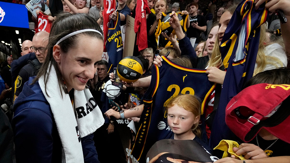 Caitlin Clark, Lisa Leslie, Indiana Fever, WNBA, Women's Basketball, Sports, Basketball, Stephanie White, Sydney Colson, Sophie Cunningham, DeWanna Bonner, WNBA Championship, 2025 WNBA Season, Caitlin Clark Effect, Kelsey Mitchell, Aliyah Boston, Natasha Howard, Lexie Hull
