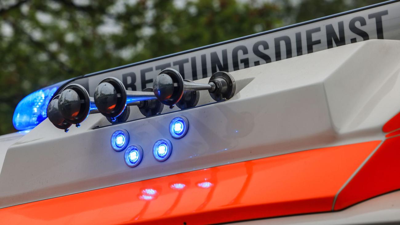 Marl car accident, Recklinghausen car crash, four injured, serious injuries, traffic accident, Germany, 24-year-old driver, 29-year-old driver, 30-year-old driver, traffic collision, ambulance, traffic damage
