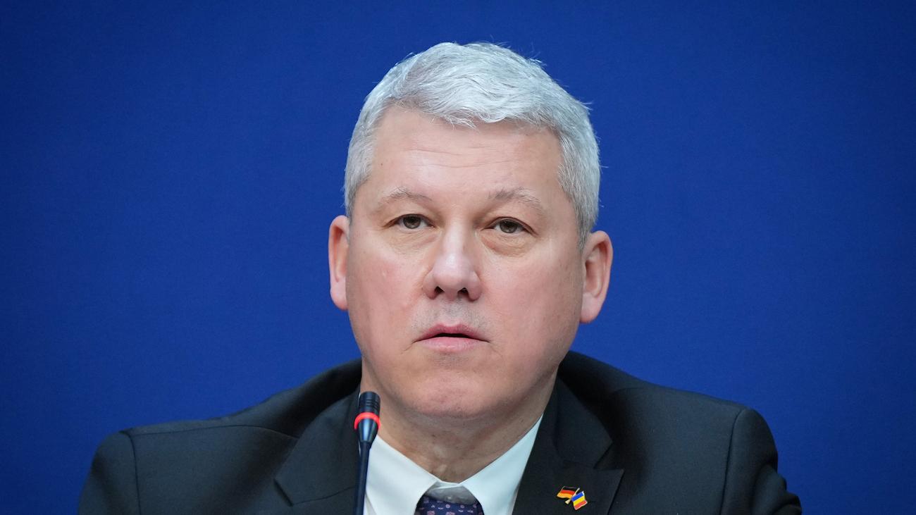 Romania, Catalin Predoiu, Marcel Ciolacu, Ilie Bolojan, Prime Minister, Resignation, Interim, Nationalliberal Party, Presidential Elections, George Simion, Crin Antonescu, Politics, Government, News, Update
