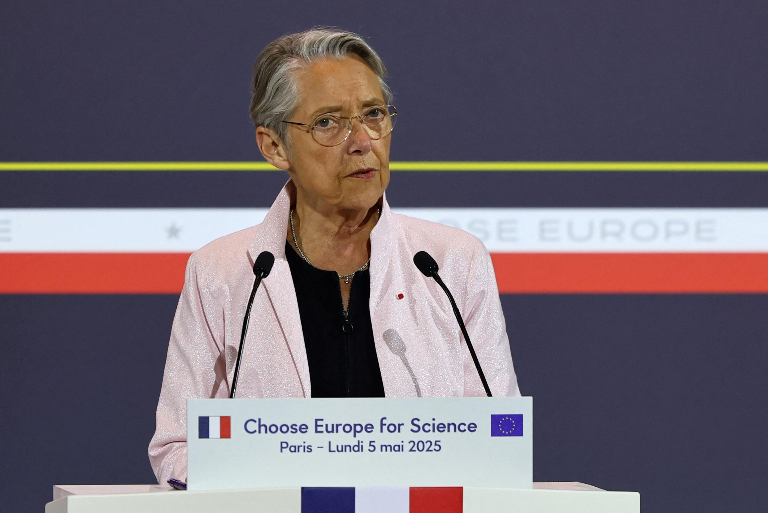 Élisabeth Borne, maths, mathematics, girls, women, science, STEM, education, quotas, lycée, high school, France, gender equality, gender gap, scientific fields, engineering, digital sector, academic specialization, minister of education, 
