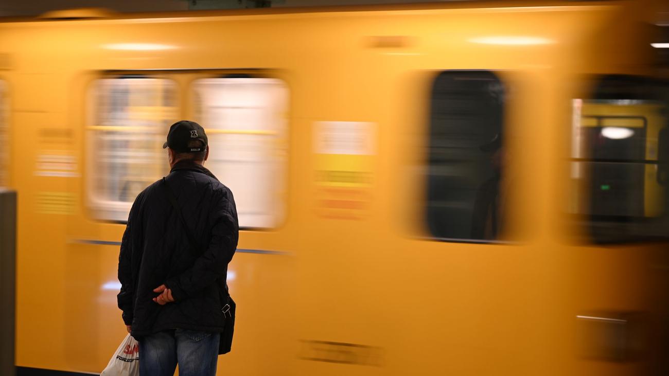 BVG, Berliner Verkehrsbetriebe, Fahrinfo-App, tracking, movement data, data privacy, public transportation, Berlin, Brandenburg, transportation analysis, passenger data, route optimization, data donation, voluntary data sharing, transportation planning
