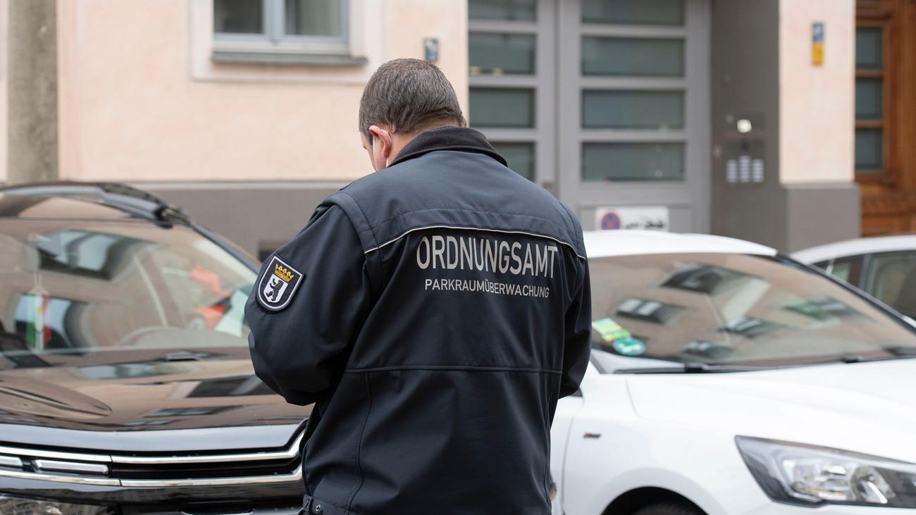 Künzelsau, Hohenlohekreis, assault, city employee, Ordnungsamt, rute, Vollstreckungsbeamte, tätlicher Angriff, 71-year-old, 57-year-old, argument, Germany, crime, police
