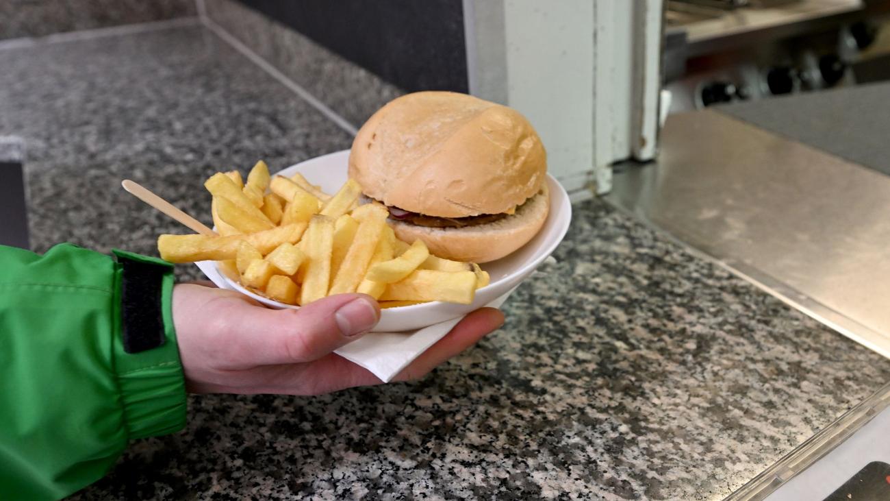 Einwegverpackungssteuer Freiburg, Freiburg, Tübingen, Konstanz, Einwegsteuer, Mehrweg, Müllvermeidung, Gemeinderat, Martin Horn, Steuer, Einweggeschirr, Einwegbesteck, Kaffeebecher
