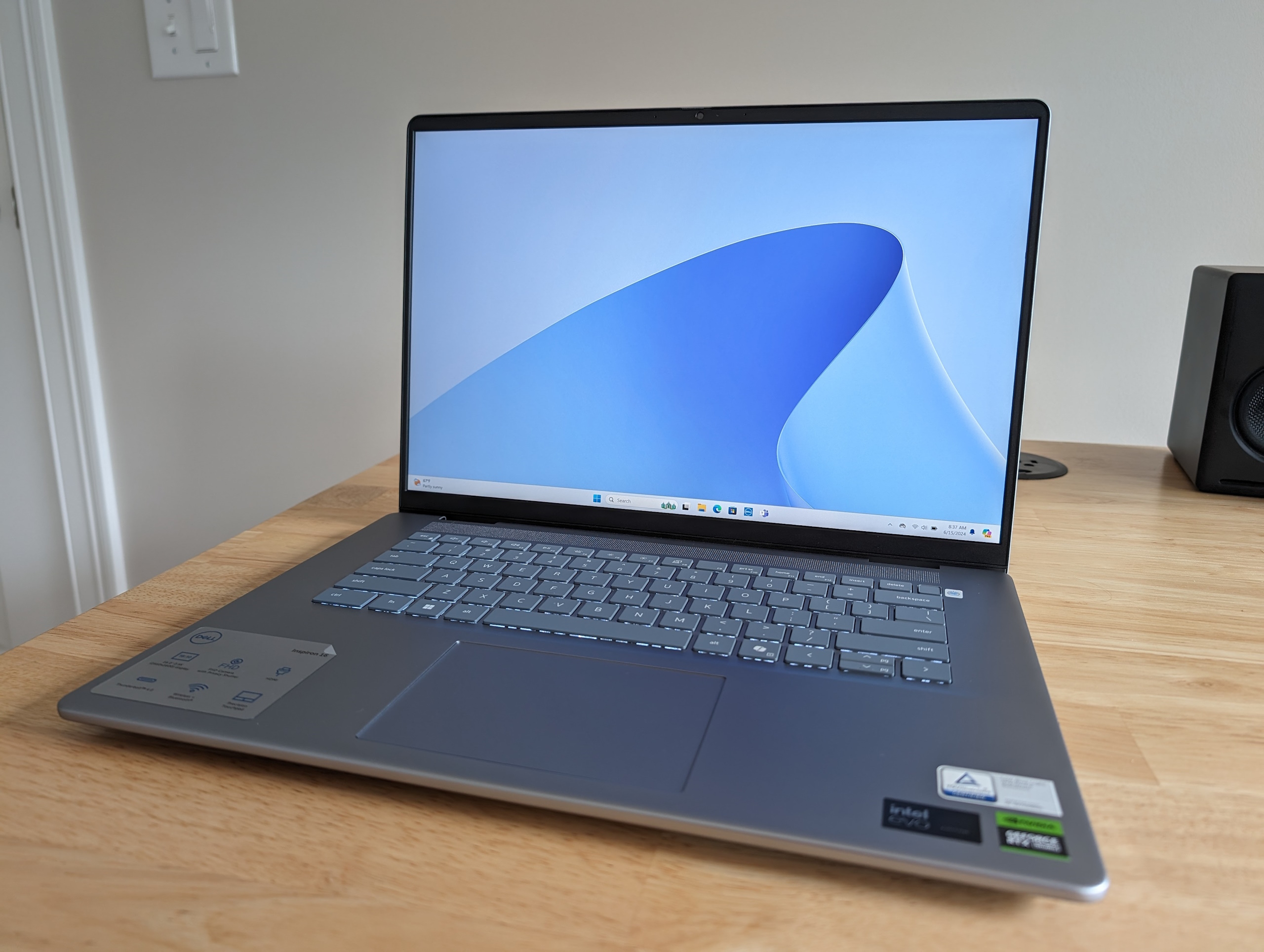 Dell Inspiron 16 Plus, laptop deal, Intel Core Ultra 9, 16GB RAM, productivity laptop, Dell.com, laptop sale, 16-inch laptop, IPS display, 120Hz refresh rate, Intel Arc graphics, Gabriela, tech review, laptop review
