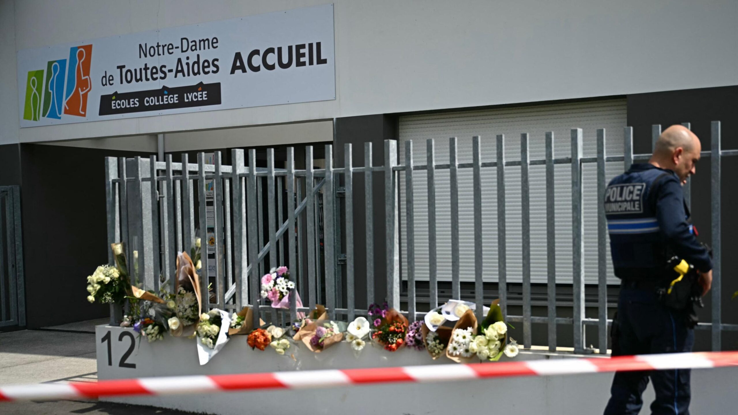 Nantes, knife attack, high school, Loire-Atlantique, murder, assassination, teenager, psychiatric care, Hitler, Notre-Dame-de-Toutes-Aides, France, crime, violence
