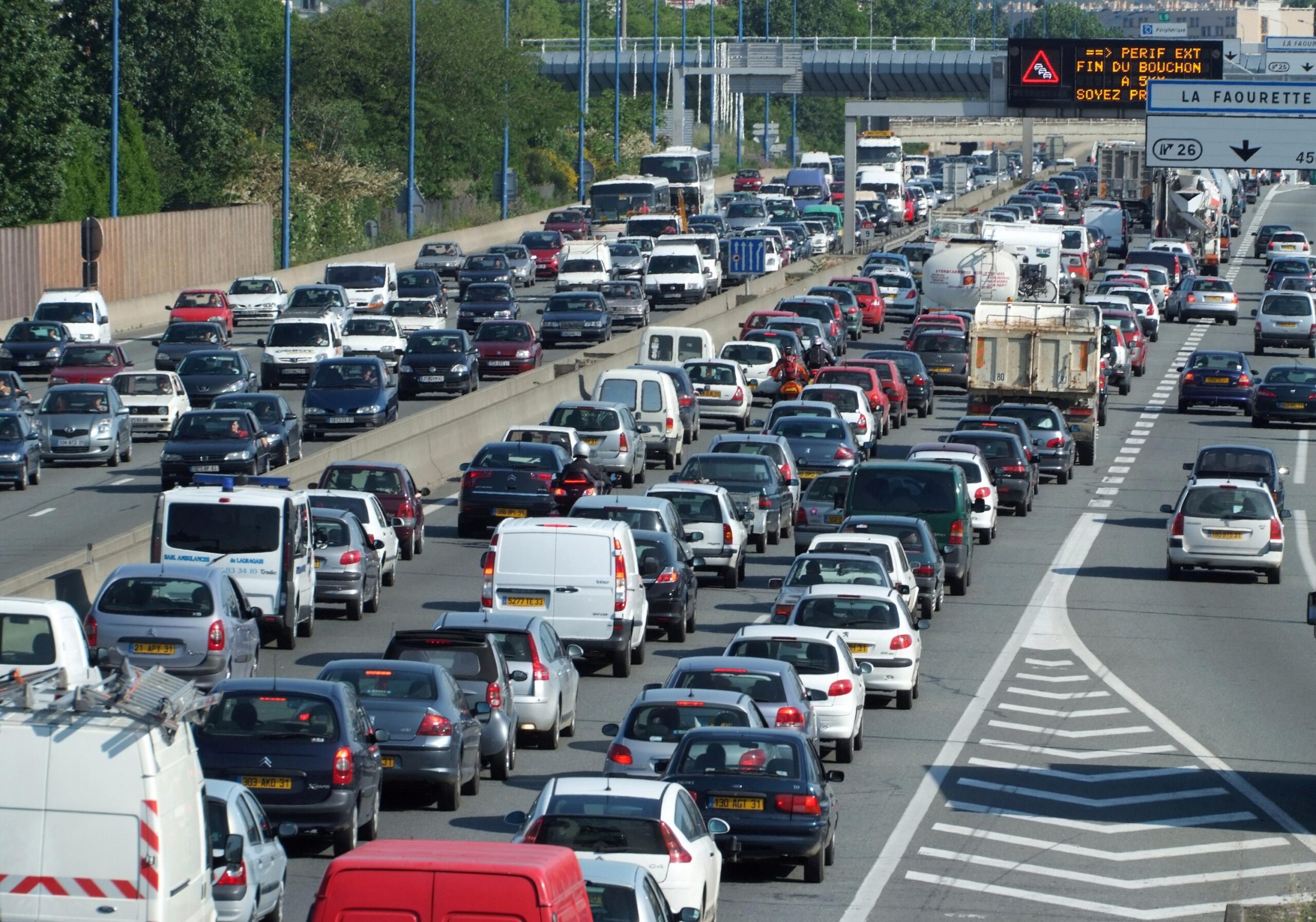 Toulouse, embouteillages, circulation, Marie s'infiltre, Jean-Luc Moudenc, transports en commun, ligne C métro, périphérique, trafic routier, Inrix, AUAT, Urbanisme, aménagement, mobilités, voitures, travaux, ville rose, ville bouchon, humour, vidéo Instagram
