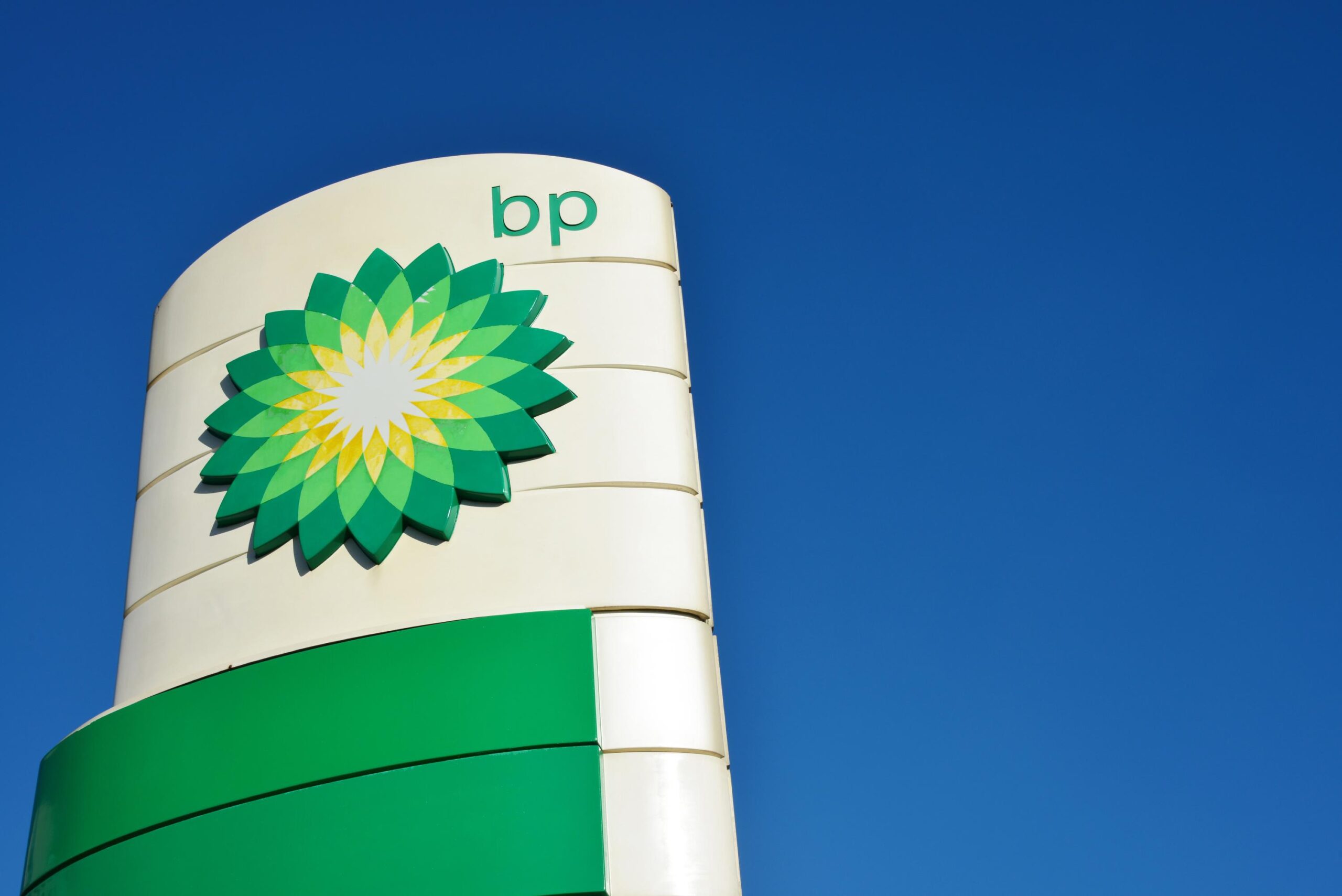 BP, Shell, acquisition, merger, oil, gas, energy, market speculation, stock price, Elliott, Wael Sawan, financial results, takeover, hydrocarbons, London Stock Exchange, Kathleen Brooks, XTB, market rumors, energy sector
