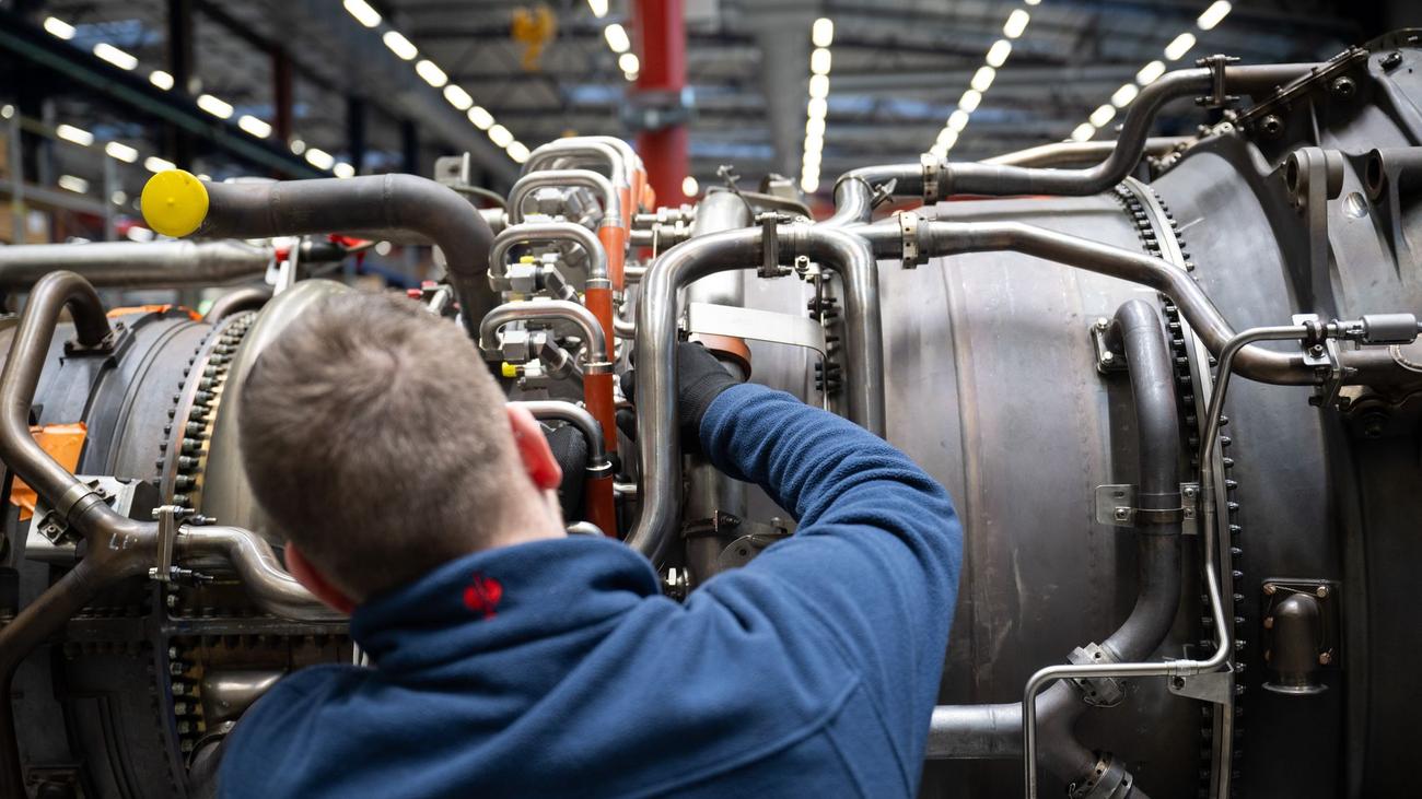 MTU Aero Engines, aircraft engine manufacturer, tariffs, US tariffs, Pratt & Whitney, aviation industry, financial results, first quarter, revenue, profit, Lars Wagner, supply chain, titanium, nickel, aircraft maintenance, economic forecast
