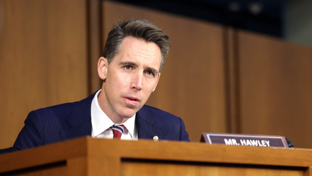 Josh Hawley, Tyson Foods, child labor, Department of Labor, investigation, Lori Chavez-DeRemer, whistleblower, labor abuses, illegal employment, subcontractors, asylum seekers, Tennessee, Iowa, factory, Trump administration
