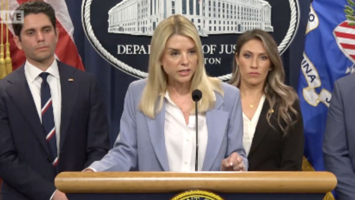 Fentanyl bust, Sinaloa Cartel, drug trafficking, Pam Bondi, DEA, drug seizure, methamphetamine, cocaine, heroin, Alberto Salazar Amaya, illegal migrants, drug arrests, oxycodone pills, weapon of mass destruction, North Carolina fentanyl, drug distribution, Albuquerque, Phoenix, Utah, Salem Oregon.
