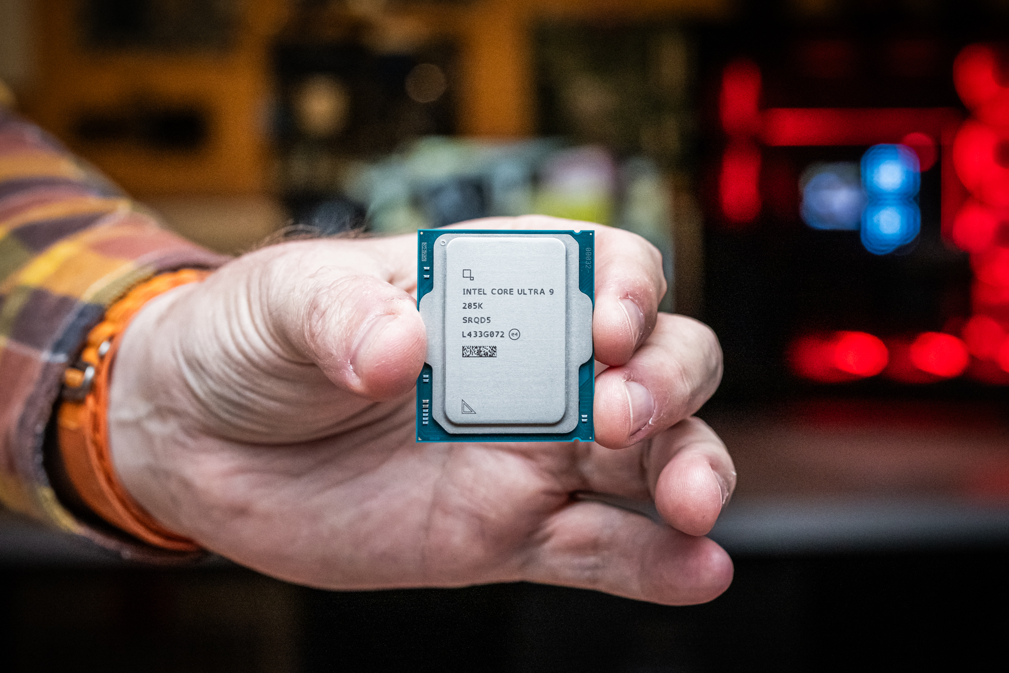 Intel, Arrow Lake, processor, CPU, price cut, discount, Core Ultra 7 265K, Core Ultra 7 265KF, tariff, semiconductor, PCWorld, Mark Hachman, PC, AMD, review, software bundle
