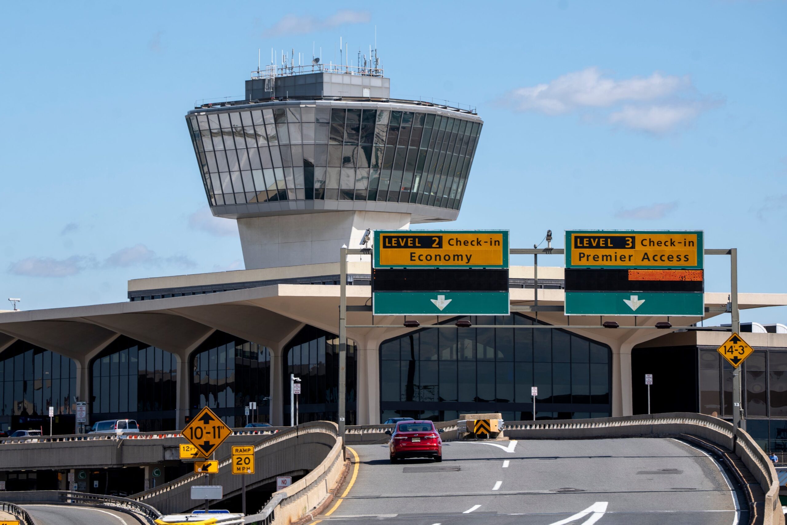 Newark Airport, EWR, flight delays, flight cancellations, FAA, Federal Aviation Administration, air traffic control, United Airlines, Scott Kirby, runway construction, Philadelphia TRACON, STARS, air traffic controller staffing, technology issues, travel, New Jersey skies
