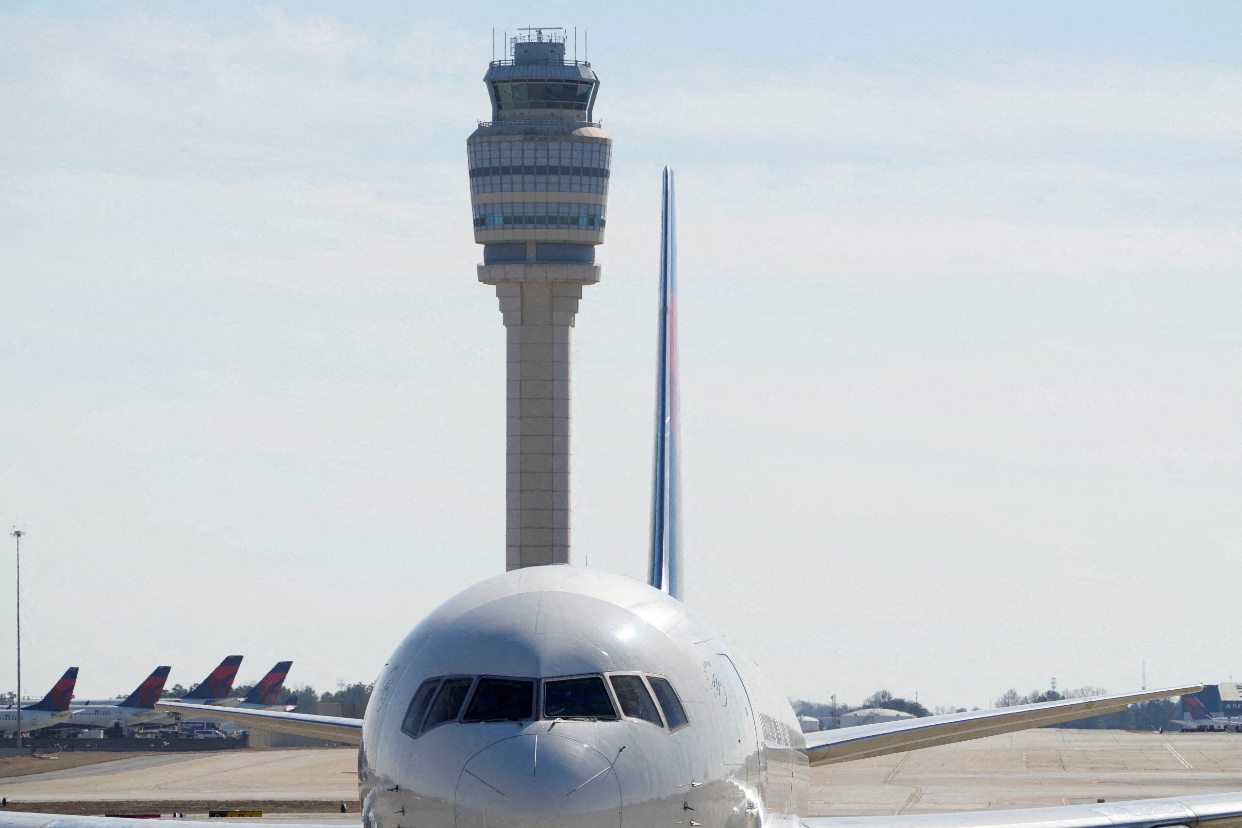 air traffic control, FAA, Sean Duffy, airlines, Delta Air Lines, United Airlines, American Airlines, Southwest Airlines, JetBlue Airways, air traffic controller shortage, aviation, funding, Congress, Trump administration, DOT, hiring, overtime, flight delays, aviation safety, Airlines for America
