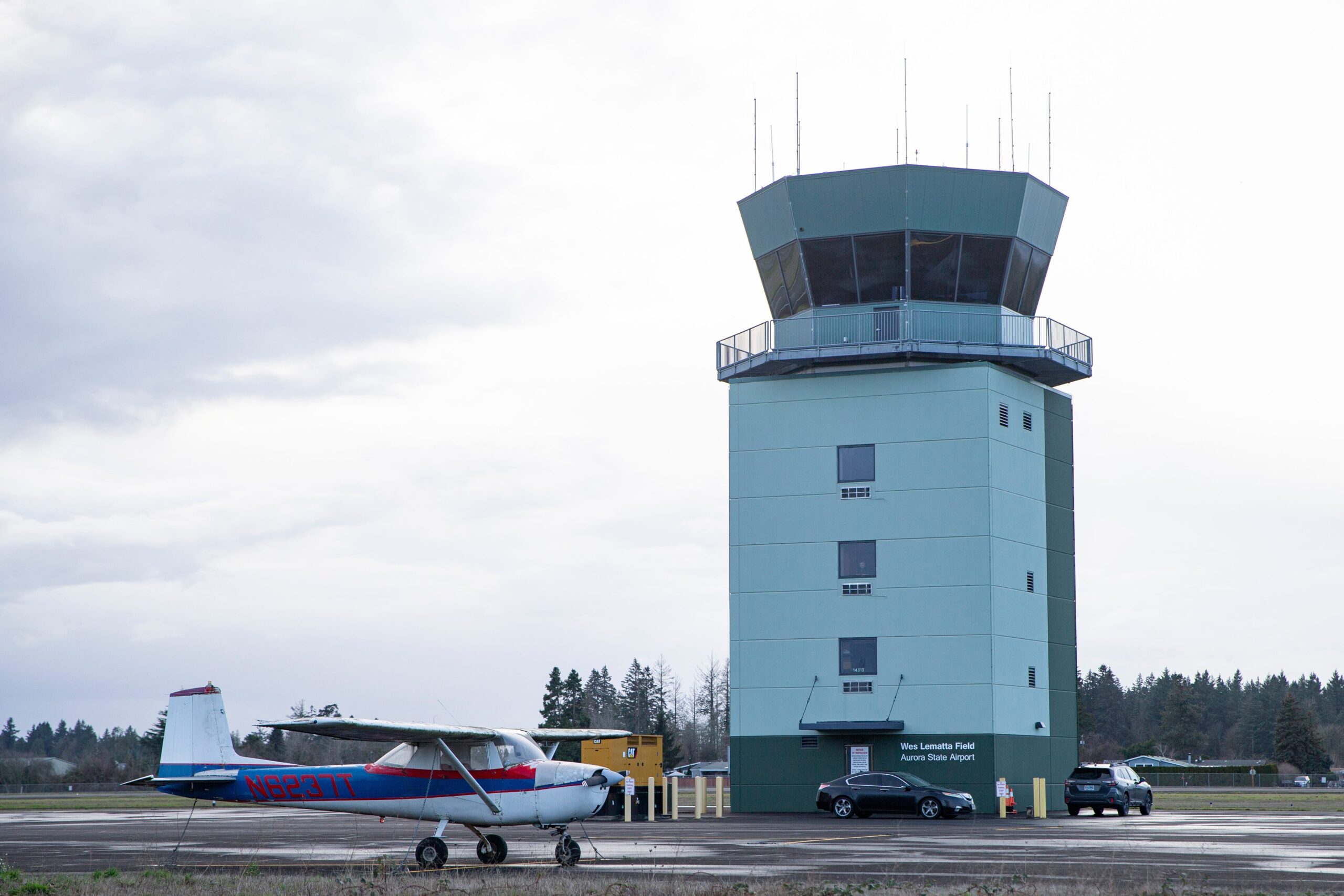 air traffic controller, FAA, air traffic control, hiring, training, qualifications, salary, Newark Airport, flight delays, cancellations, staffing shortage, aviation, Transportation Secretary Duffy, Chris Rocheleau, FAA Academy, AT-CTI, medical requirements, career, aviation jobs
