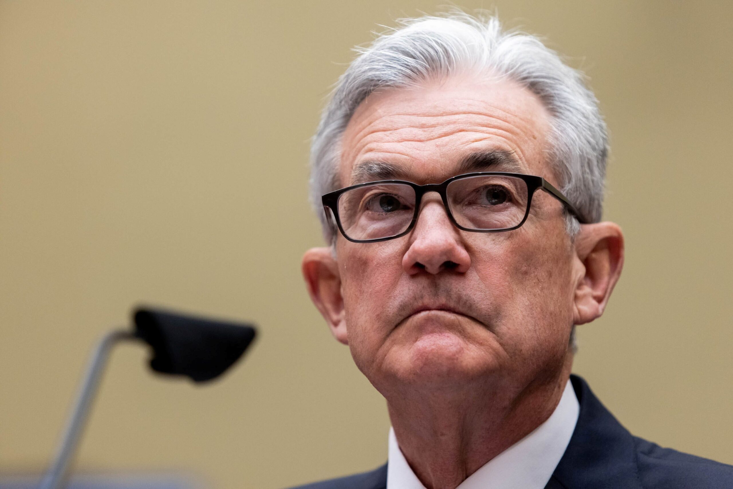 Federal Reserve, interest rates, Jerome Powell, tariffs, inflation, unemployment, economic outlook, recession, rate cuts, monetary policy, Trump tariffs, consumer spending, GDP, economic data, Fed meetings
