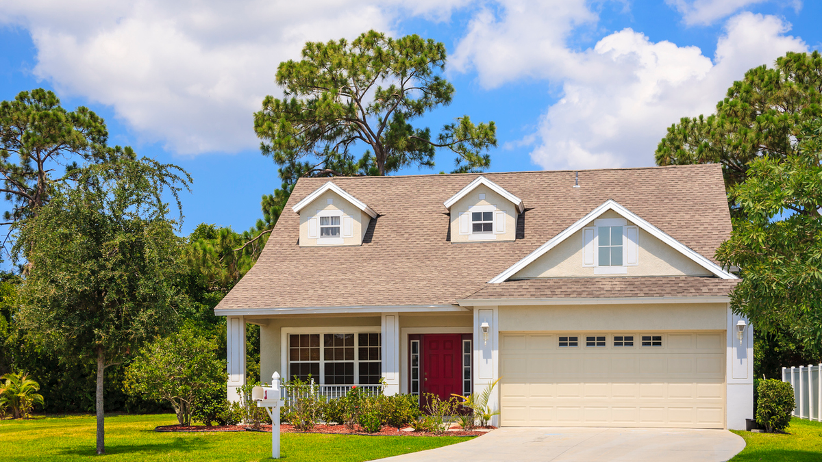 Curb appeal, home improvement, front door, wreaths, landscaping, outdoor lighting, mailbox, driveway sealer, planters, house numbers, seating area, clean windows, real estate, home selling, home value, home exterior, DIY projects, home renovation
