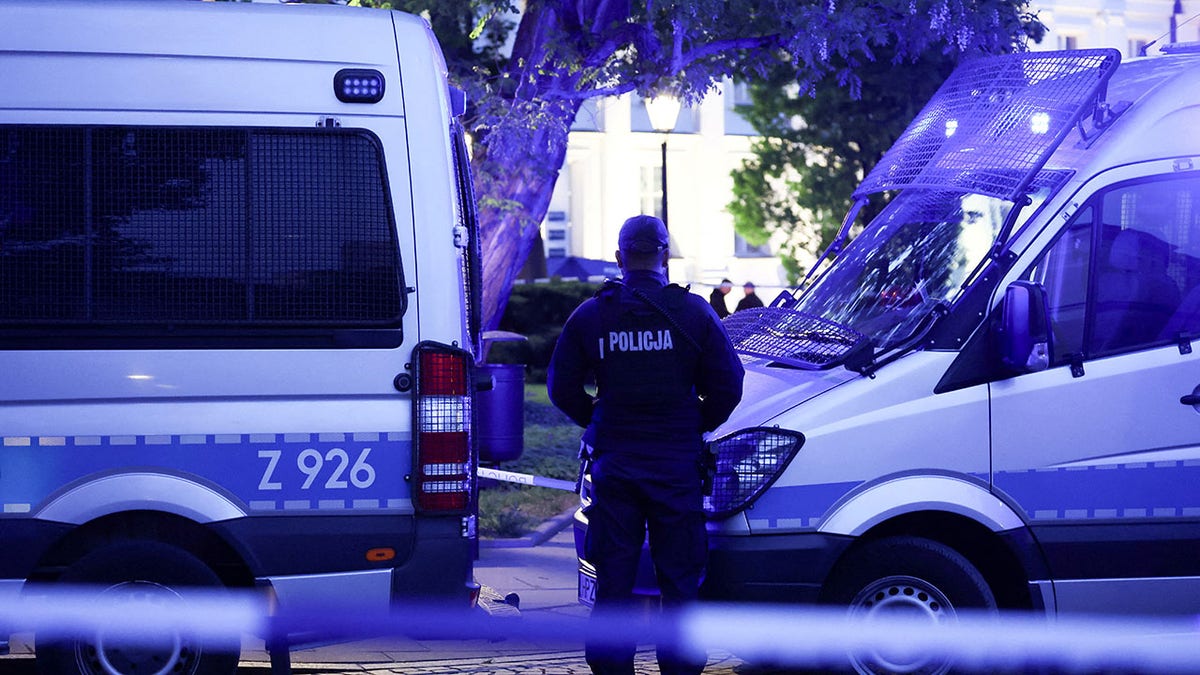Warsaw University, ax attack, Poland, beheading, murder, crime, campus violence, university employee killed, security guard injured, May 8 day of mourning, Polsat News, Reuters, Warsaw Police, Rector statement, suspect detained, university attack
