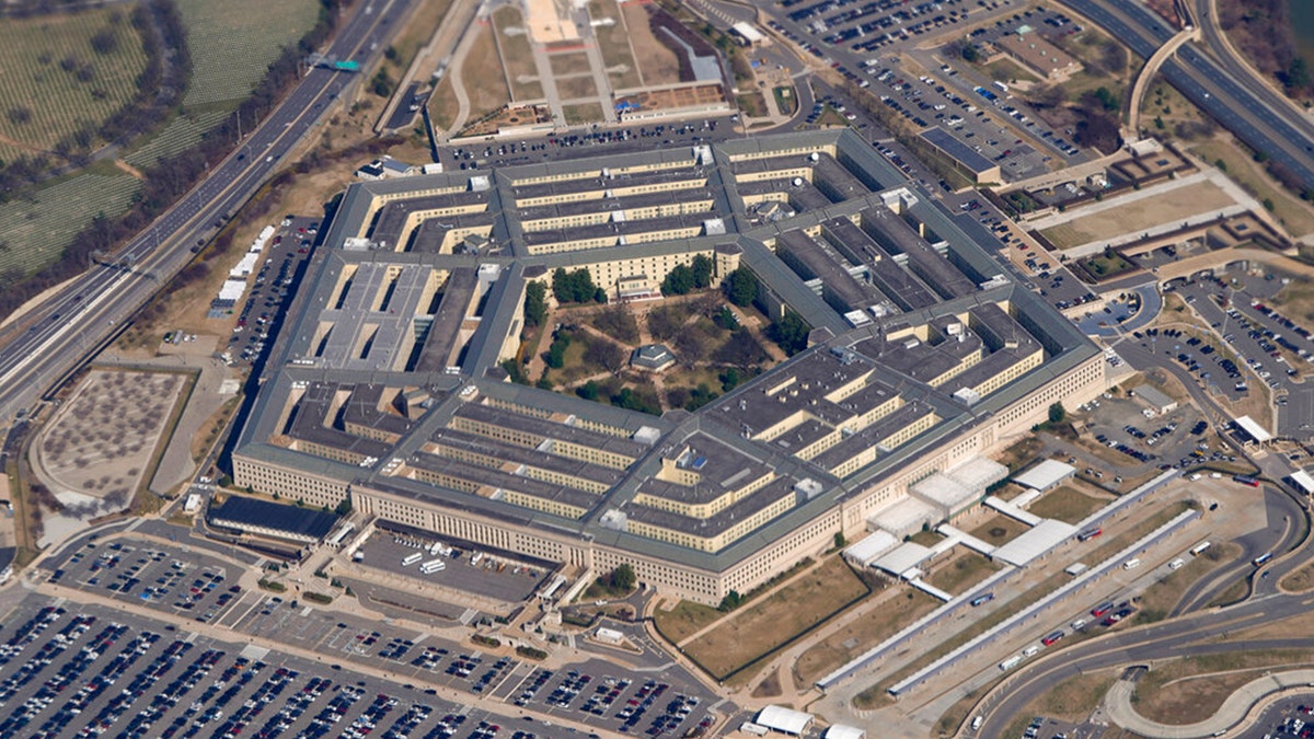 Defense Workforce Integration Act, military disqualification, civilian jobs, Department of Defense, workforce shortages, manufacturing, cybersecurity, defense logistics, Sen. Jeanne Shaheen, Sen. Mike Rounds, medical disqualification, military recruits, personnel management programs, bipartisan bill, Capitol Hill
