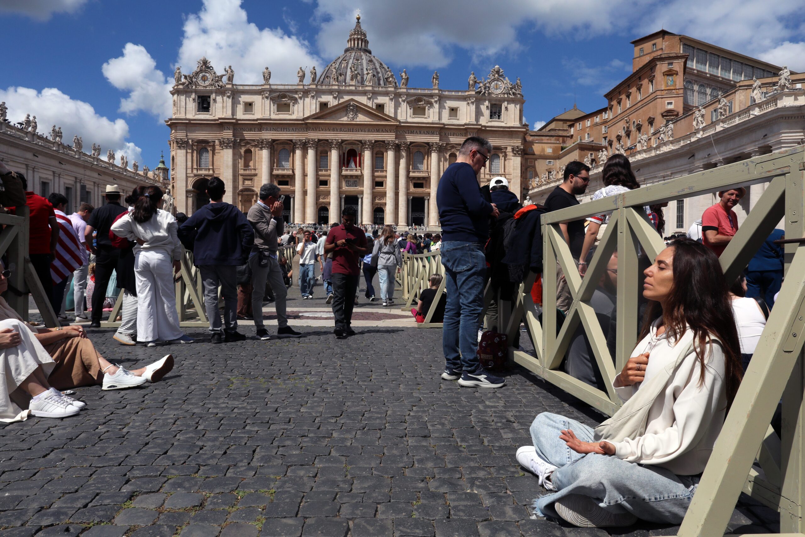 Pope, Pope Francis, conclave, cardinals, Vatican, election, new pope, black smoke, white smoke, votes, May 8, May 9
