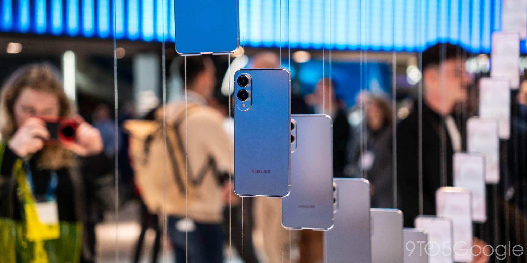 Samsung Galaxy S25 Edge, Galaxy S25 Edge battery, S25 Edge leaks, all-day battery, 3900 mAh battery, 200MP camera, titanium build, IP68 rating, Gorilla Glass Victus 2, Samsung cases, Qi2, Android Headlines, smartphone news, tech news, mobile phone, Damien Wilde, Galaxy A56, May 12 unveiling.
