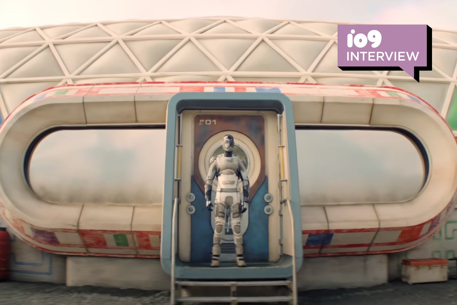 Murderbot, Apple TV+, Chris Weitz, Paul Weitz, Martha Wells, Alexander Skarsgård, All Systems Red, Murderbot Diaries, sci-fi, science fiction, thriller, comedy, adaptation, TV series, Hugo Award, Nebula Award, security unit, tone, CGI, editing, consulting producer, executive producer
