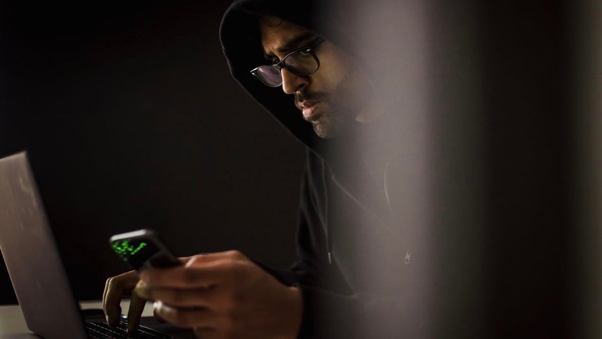 cybersecurity, infostealer malware, data breach, password manager, two-factor authentication, antivirus software, data removal service, phishing, cybercrime, credential theft, login data, Fortinet, RedLine, Vidar, Raccoon, dark web, session tokens, authentication cookies, personal data protection, cyber threats, CyberGuy Report
