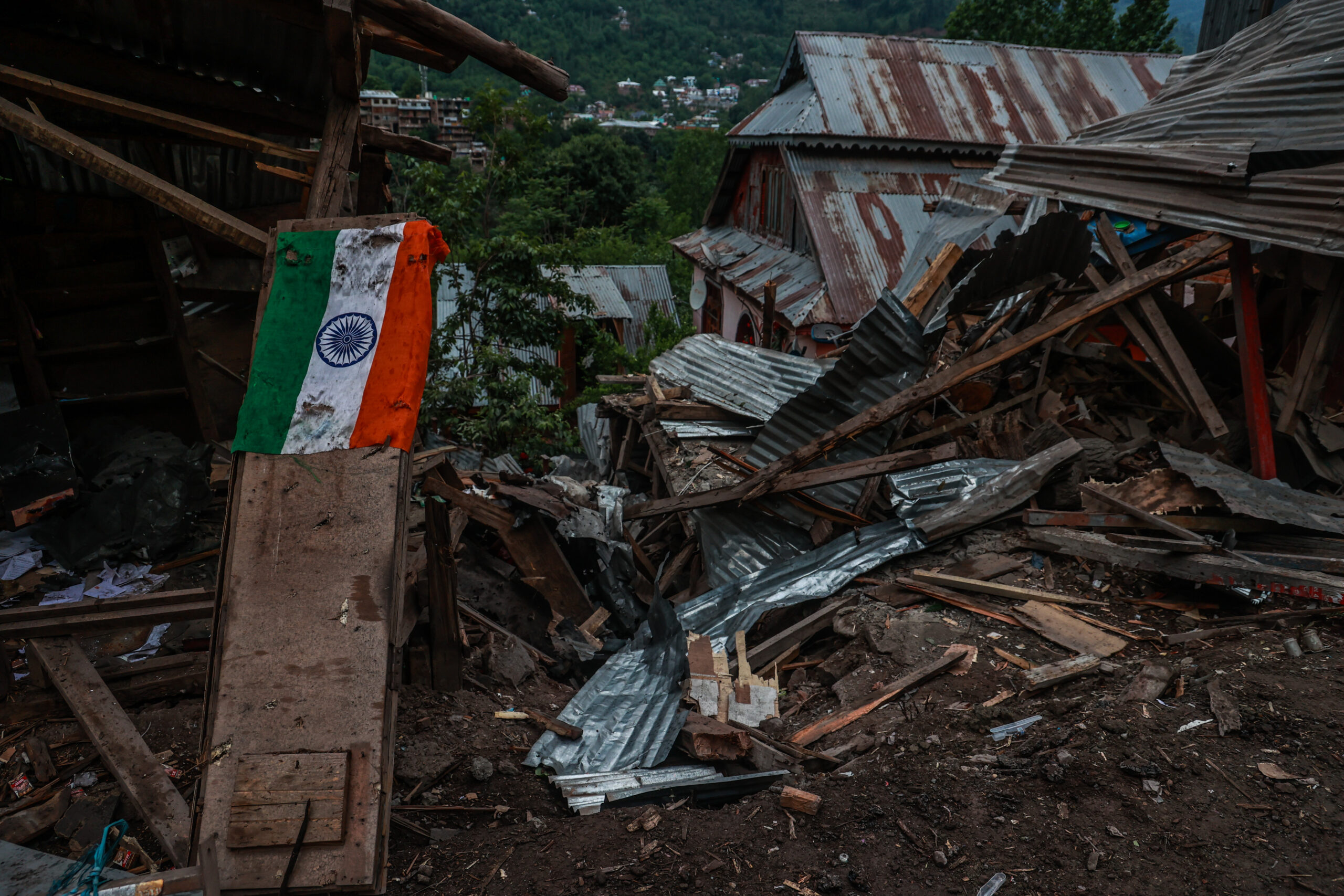 India-Pakistan conflict, Kashmir, nuclear weapons, Operation Sindoor, cross-border strikes, Line of Control, terrorism, escalation, US diplomacy, Pahalgam massacre, missile strikes, drone strikes, military retaliation, de-escalation, stability-instability paradox, Modi, Pakistan, India
