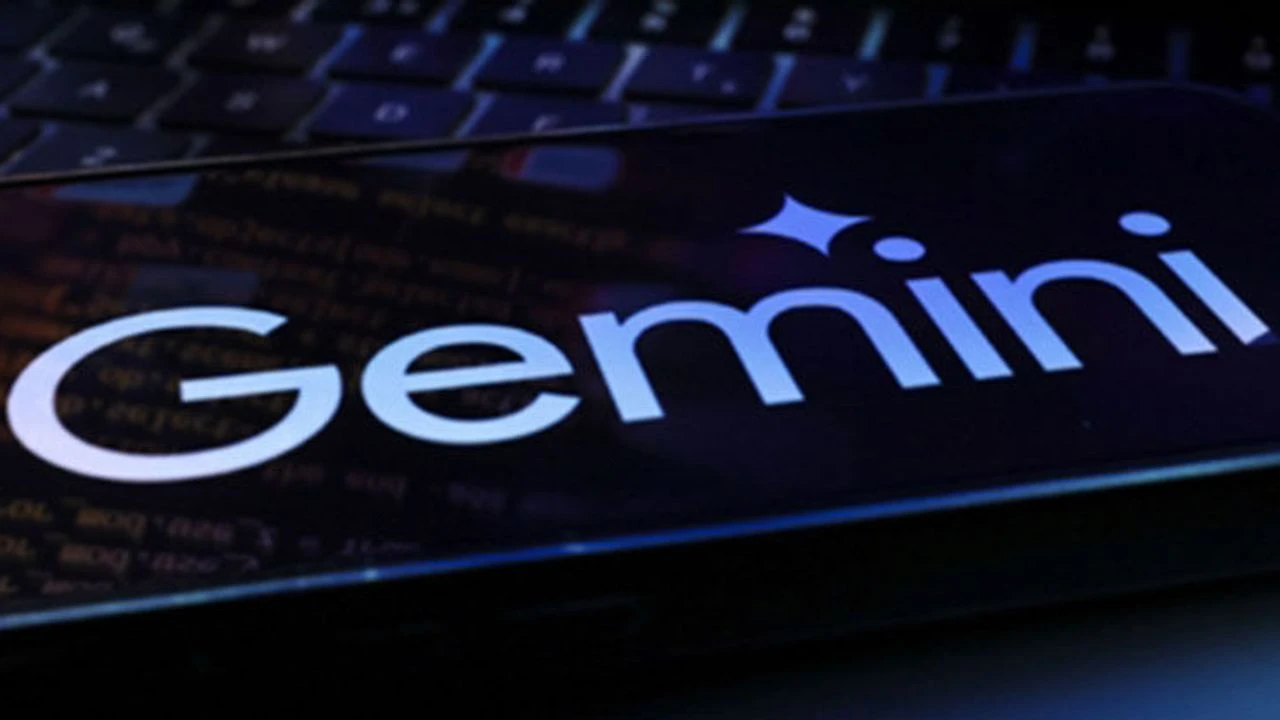 Gemini iPad, Google Gemini, AI iPad app, iPad multitasking, Gemini Advanced, AI features, visual analysis, text production, video creation, Gemini Live, Deep Research, Audio Overview, Canvas, AI subscription, Gemini Turkey price, iOS app update
