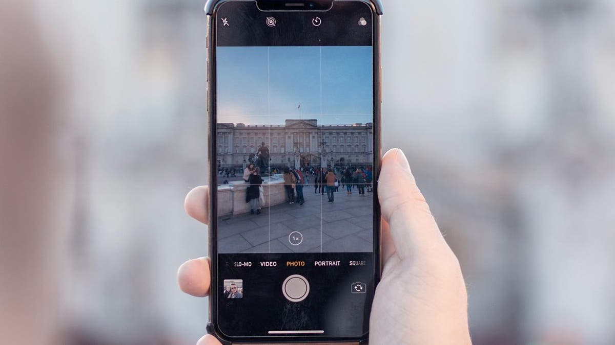 iPhone Android photo quality, blurry photos iPhone Android, RCS messaging iPhone, HEIC format Android, Google Photos photo sharing, third-party messaging apps photo quality, Snapseed image upscaling, share high-quality images, fix blurry photos iPhone Android, CyberGuy tech tips
