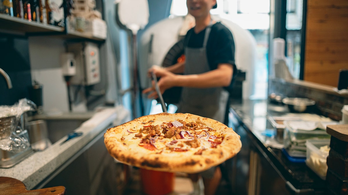 Pizza, New Hampshire, Best Pizza, Pizza Ranking, Pizzeria Density, Pizza Searches, Pizza Price, Ohio, Delaware, Pennsylvania, Michigan, Kansas, West Virginia, Rhode Island, Connecticut, Indiana, New York Pizza, Pizza Study, Maine Lobster Now, Food News, Lifestyle
