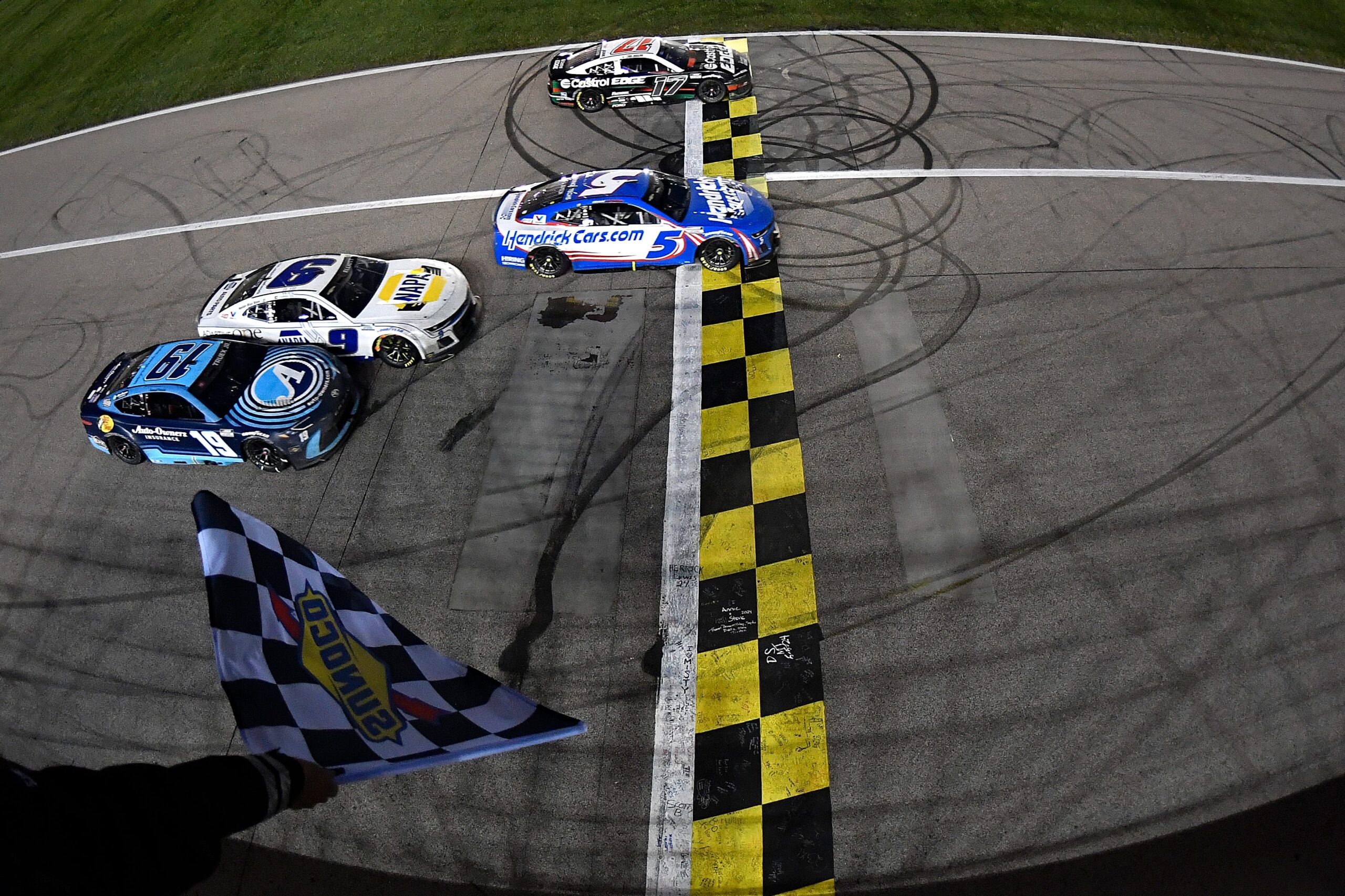 NASCAR, Kansas Speedway, AdventHealth 400, Kyle Larson, Chris Buescher, Denny Hamlin, Bubba Wallace, Race, Mother's Day race, Cup Series, closest finish, 2024 race, streaming, TV schedule, race information, race preview, Ross Chastain, William Byron
