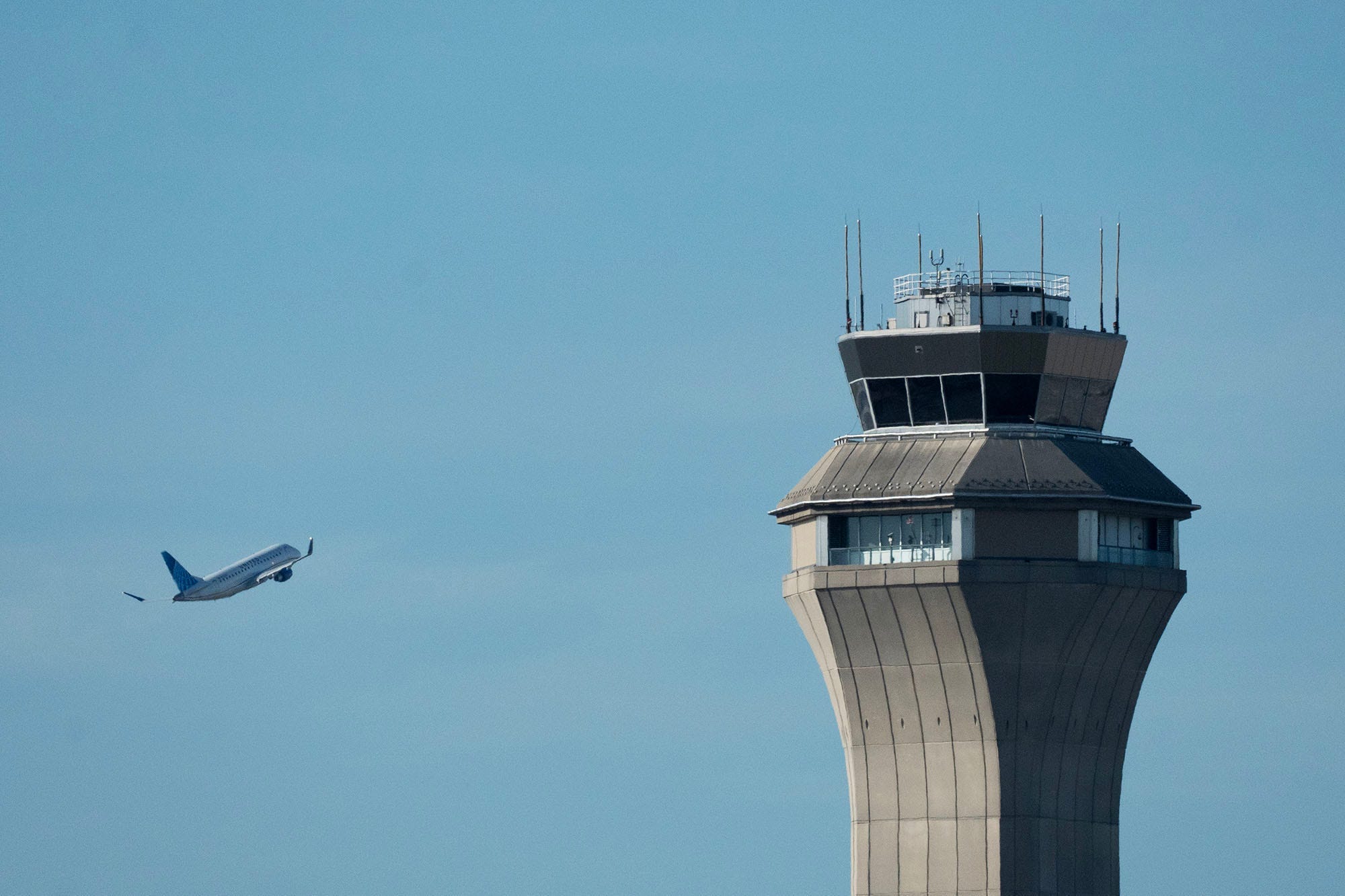 Newark Airport, air traffic control, FAA, flight delays, flight cancellations, telecommunications outage, Sean Duffy, Transportation Secretary, United Airlines, Republic Airways, travel, Zach Wichter
