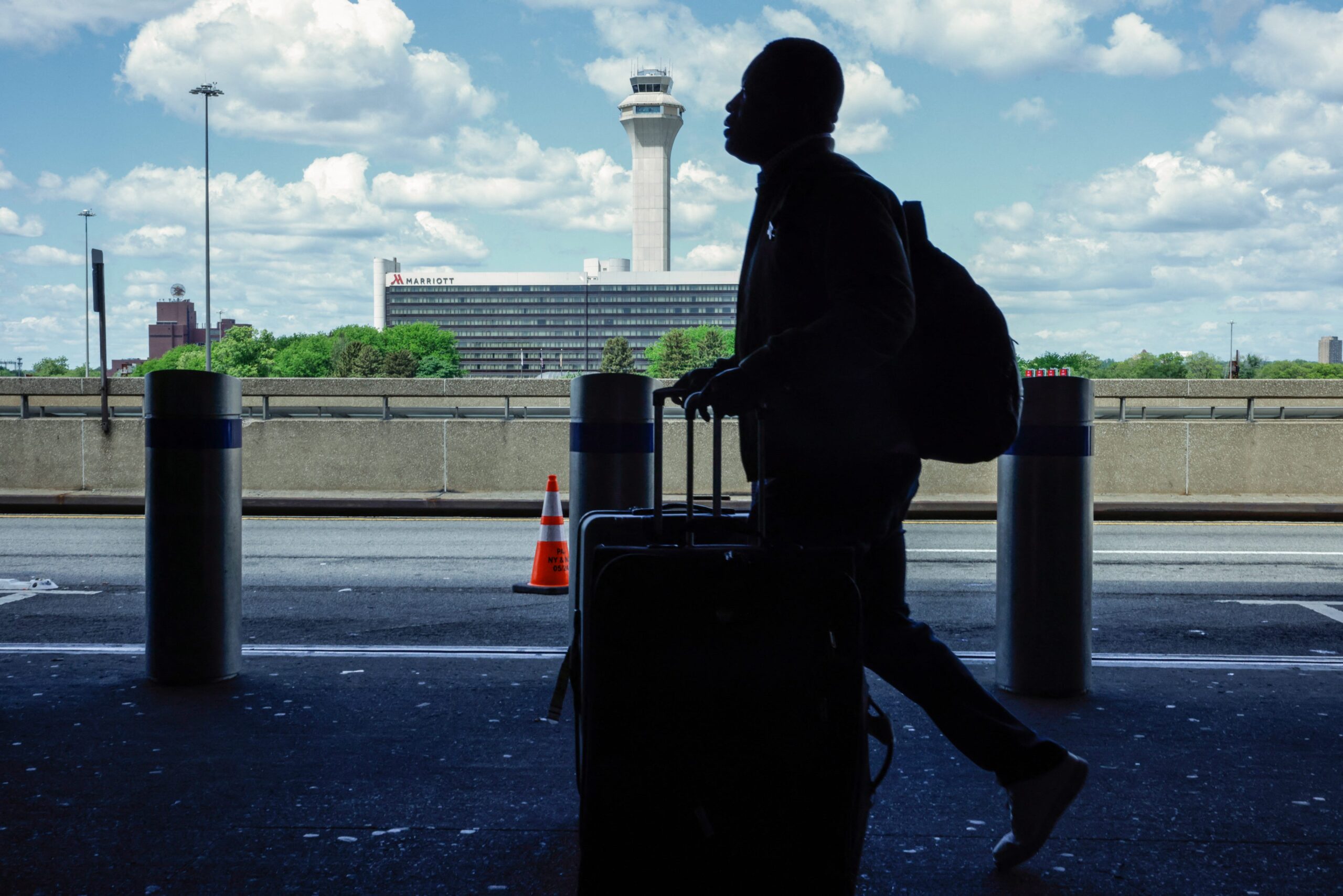Newark Airport, FAA, equipment outage, flight delays, flight cancellations, air traffic control, United Airlines, travel, transportation, Sean Duffy, Department of Transportation, air travel, airline schedules, Newark Liberty International Airport, Zach Wichter
