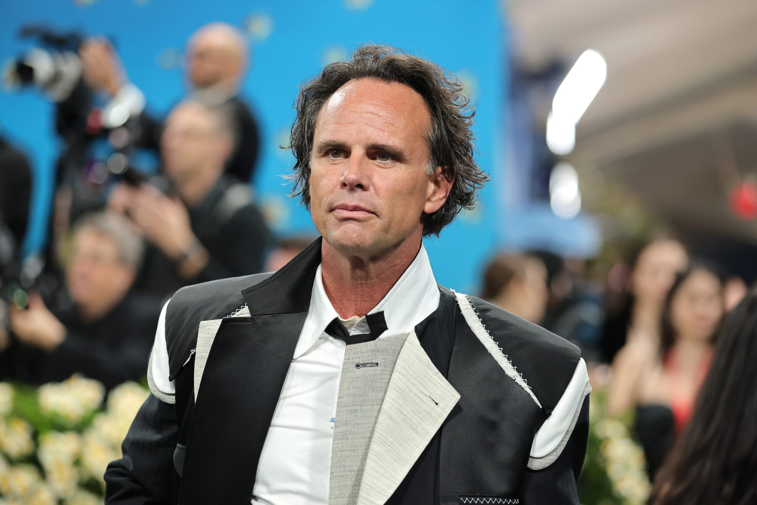 Walton Goggins, Saturday Night Live, SNL, The White Lotus, sex symbol, receding hairline, monologue, Aimee Lou Wood, Mothers Day, honky-tonks, Cecily Strong, Pete Hegseth, Hollywood heartthrob, greasy hair, bulging eyes
