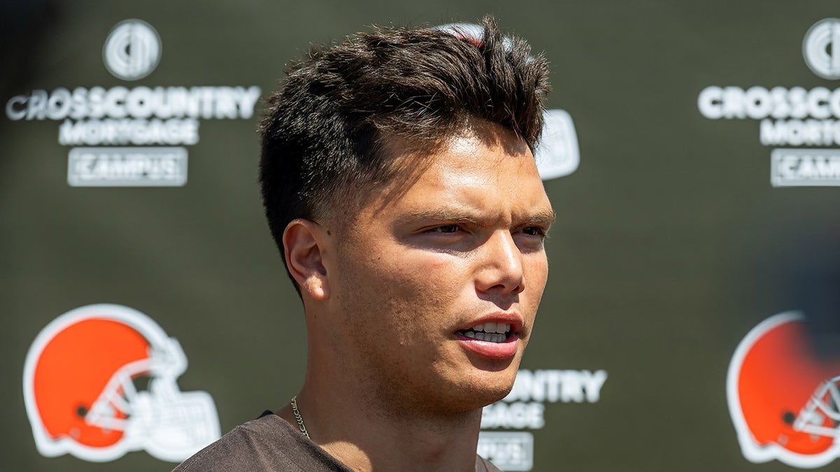 Dillon Gabriel, Shedeur Sanders, Cleveland Browns, NFL Draft, Quarterback Competition, Joe Flacco, Kenny Pickett, Deshaun Watson, Kevin Stefanski, Rookie Minicamp, NFL, Football, Sports, Fox News, Draft Analysis, Quarterbacks, Team Dynamics, Training Camp
